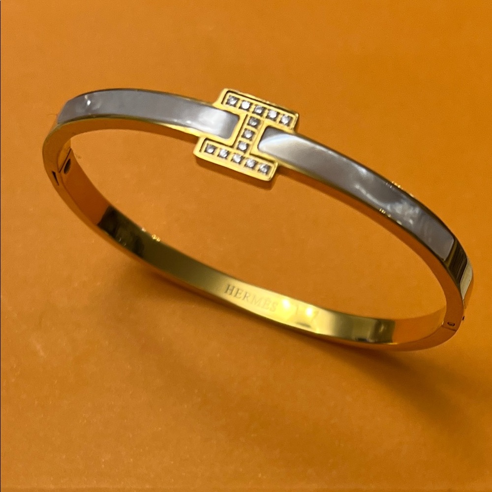 Stainless steel bracelet with zirconia-new condition